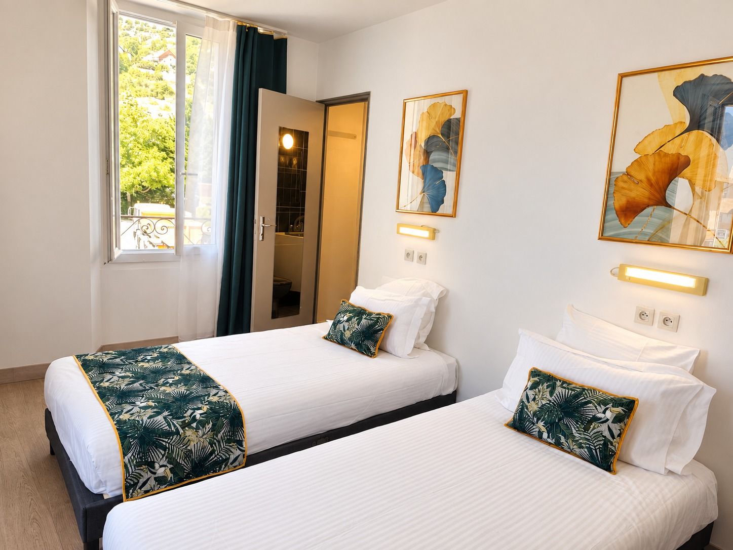 Chambre Double Deluxe configurée en deux lits simples