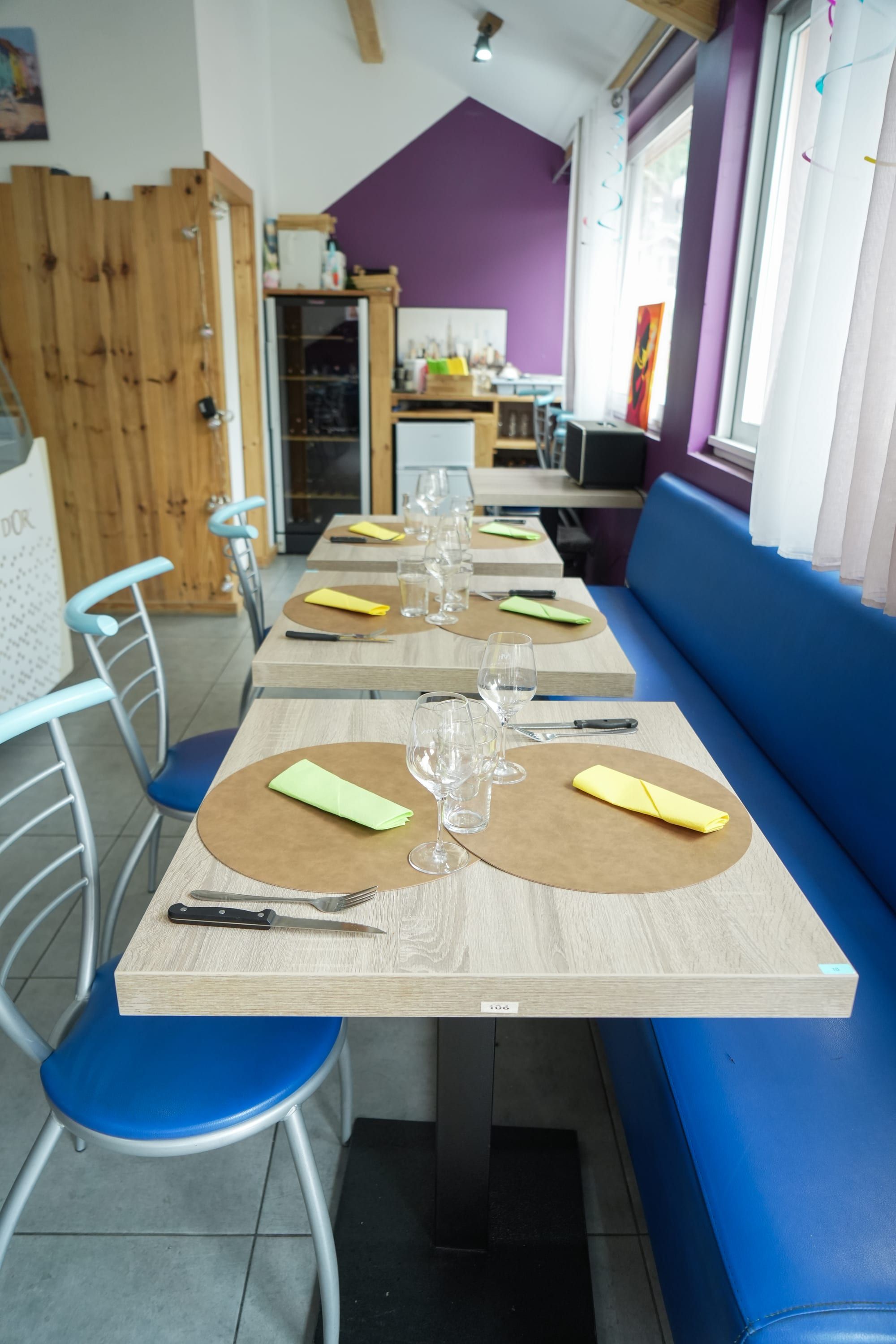 La salle du restaurant Ice Rock Brasil, ambiance chaleureuse et conviviale aux couleurs du Brésil